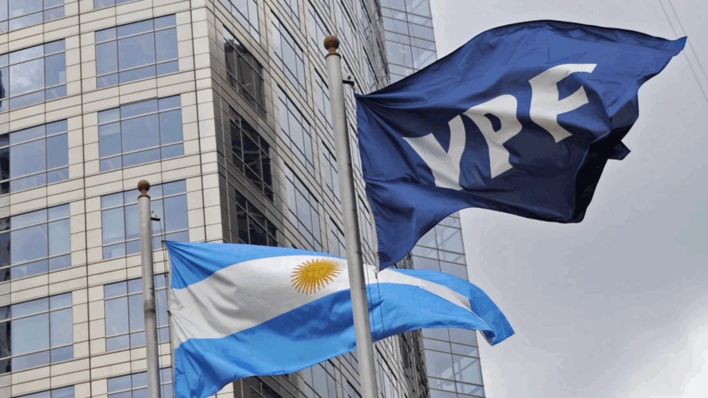 EL GOBIERNO INTERVIENE EN EL PRECIO DEL COMBUSTIBLE Y ESPERA CONTENER LOS AUMENTOS