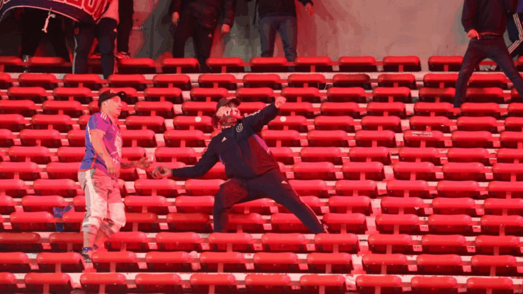 Batalla campal en Avellaneda: 10 heridos y 90 detenidos en el partido de Independiente y la U. de Chile