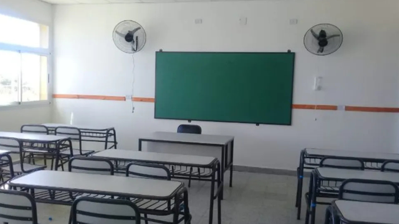 Con clases parciales y paro de estatales, arrancó una semana clave para Kicillof