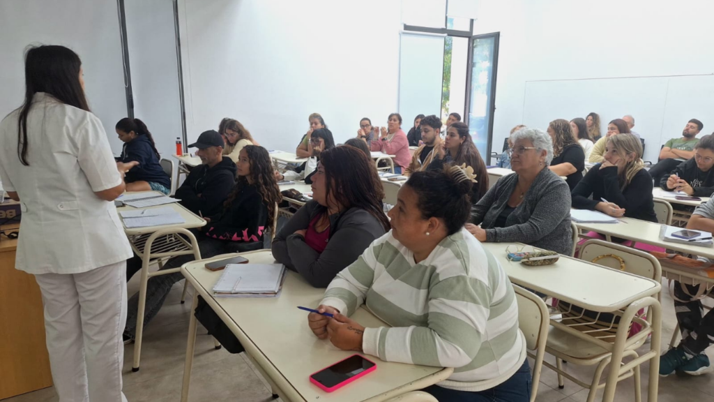 MANIPULACIÓN DE ALIMENTOS: CULMINÓ CON ÉXITO UN NUEVO CURSO