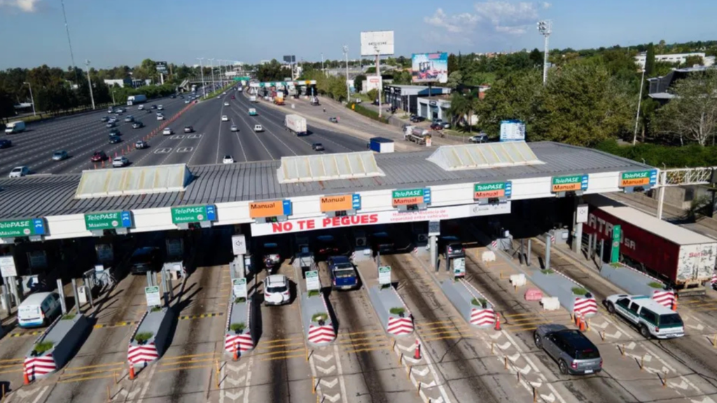 Suben los peajes de las autopistas Acceso Norte y Oeste: sin TelePASE valdrá el doble