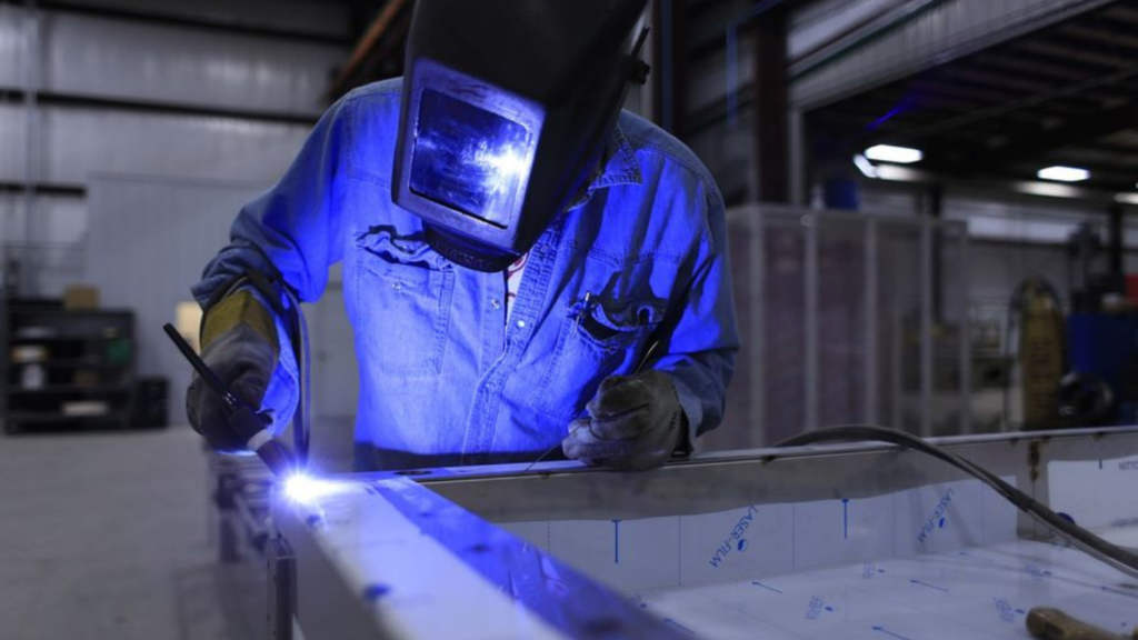 Más de 120 mil puestos formales menos en un año, mientras avanza el trabajo independiente