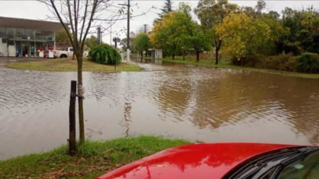 Con un registro de lluvia de 170 mms., se conoce sobre anegamientos en la ciudad y localidades