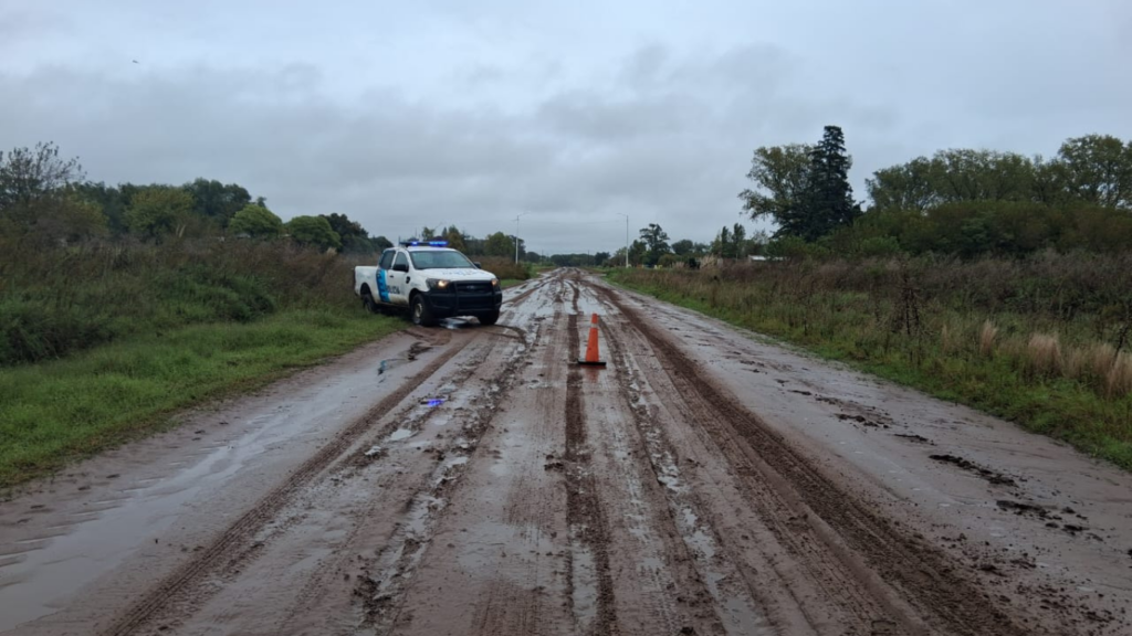 Por espacio de 48 horas posteriores a las lluvias rige la prohibición de circulación en caminos rurales