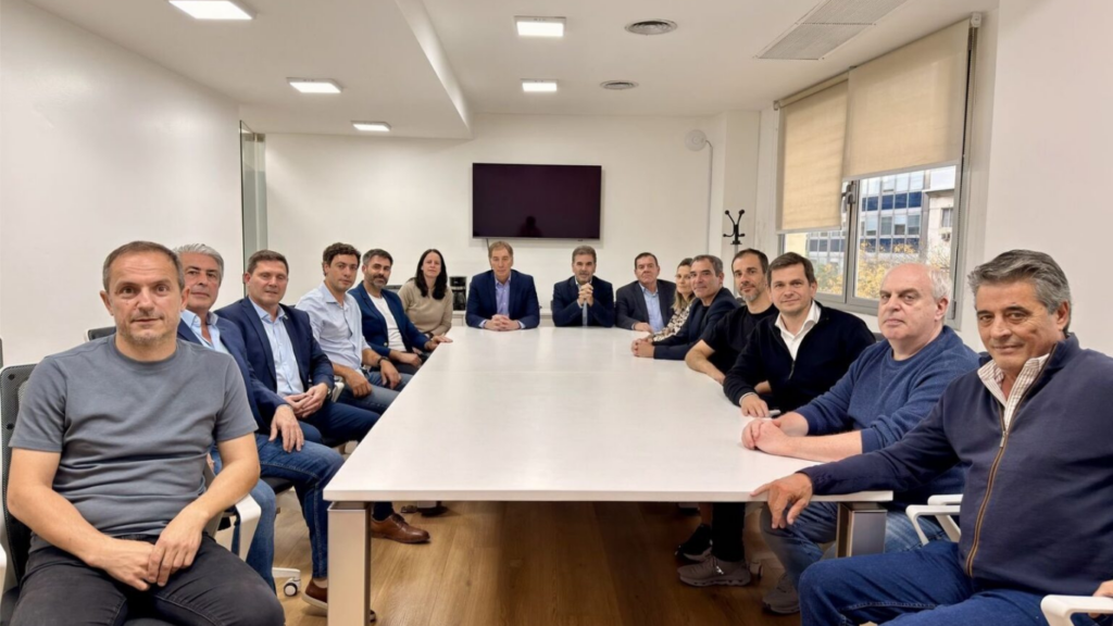 Santilli visitó a intendentes del PRO y tomó nota de los principales focos de conflicto territorial con los libertarios