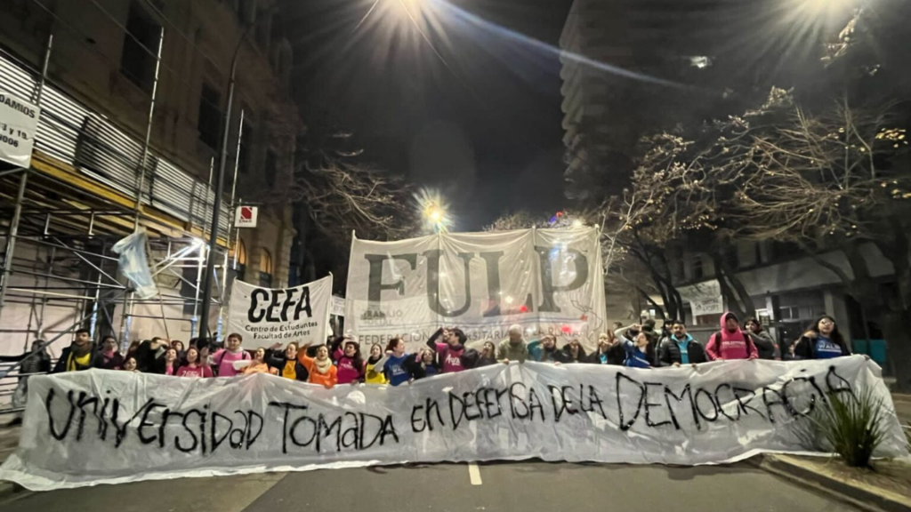 Marcha federal universitaria: el Gobierno ratifica el ajuste y centra sus críticas en la UBA