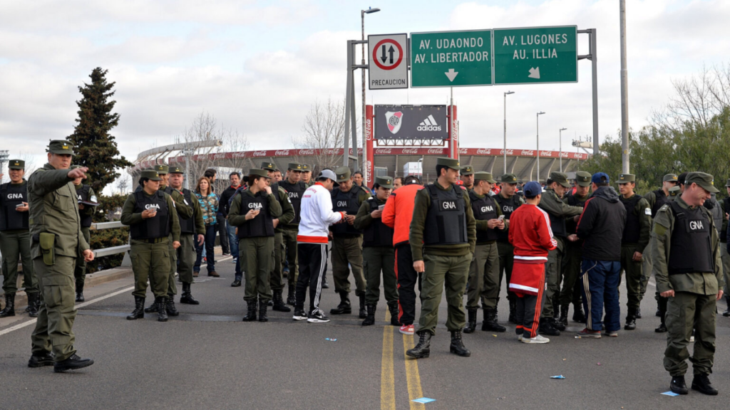 Los deudores alimentarios no podrán ingresar a las canchas de fútbol: cómo impacta la medida en PBA