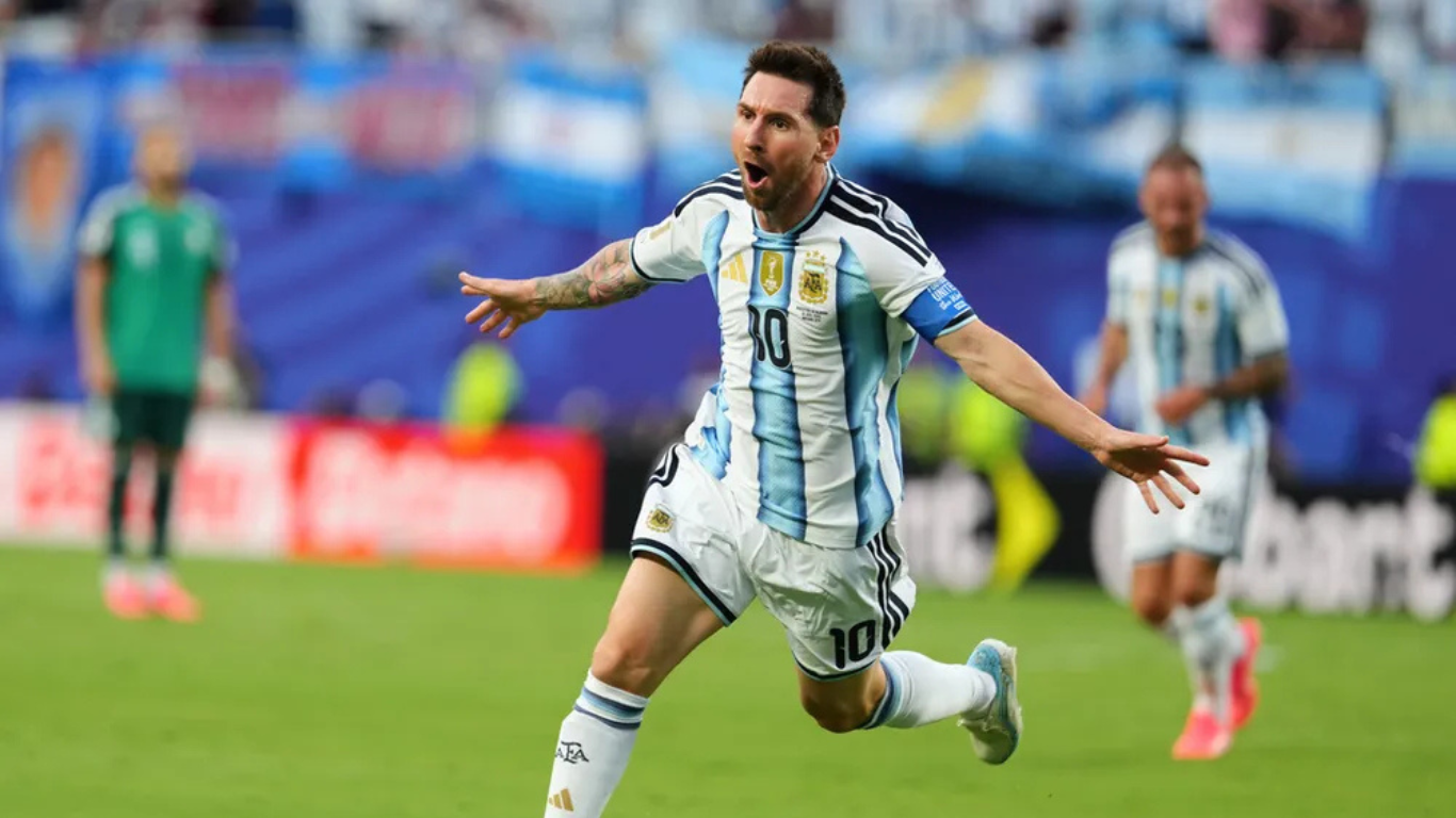 Argentina goleó a Argelia de la mano de un Messi estelar