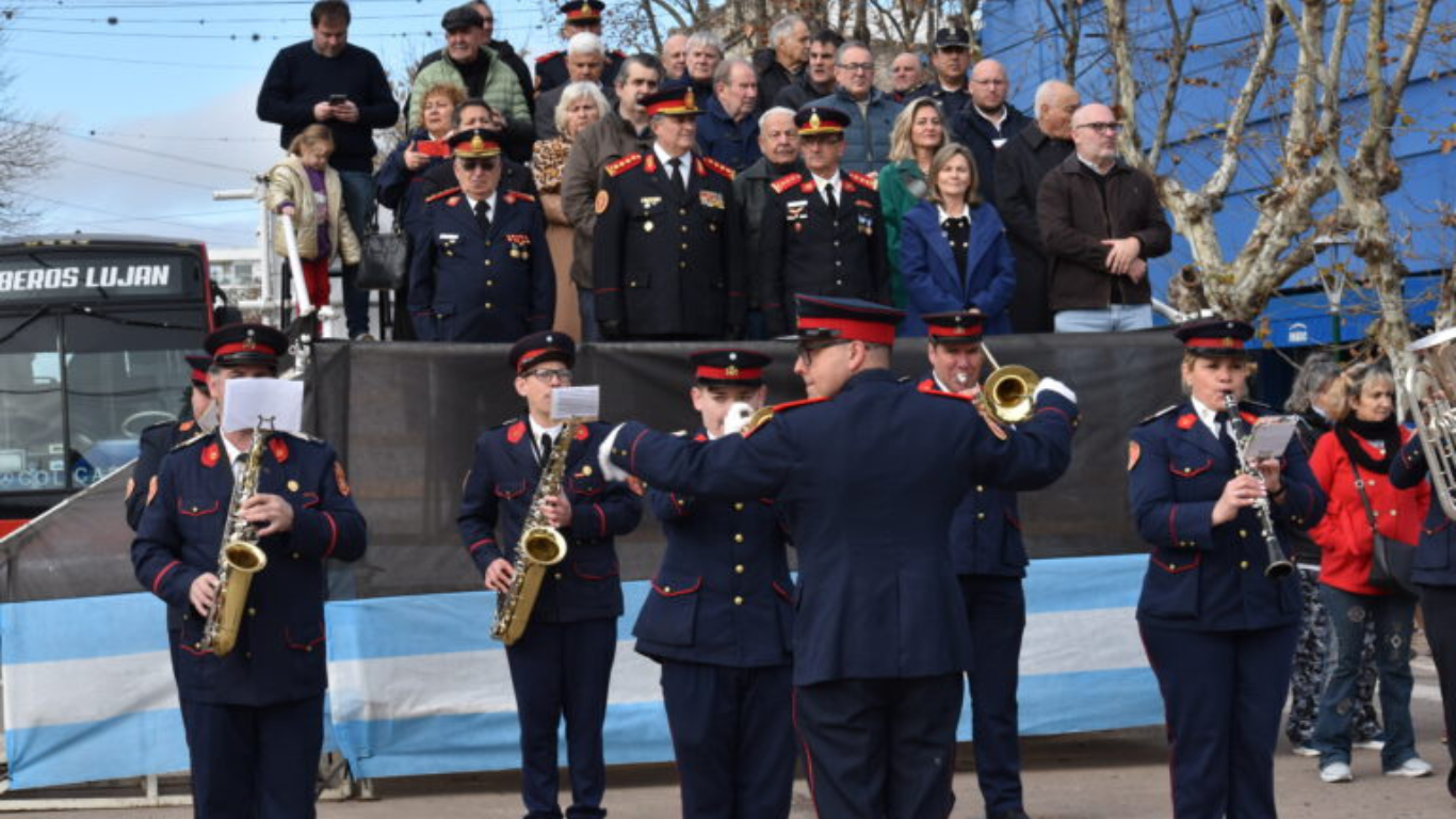 80º Aniversario: Bomberos Voluntarios de 9 de Julio, tuvo el reconocimiento de su comunidad y la Federación de Bomberos