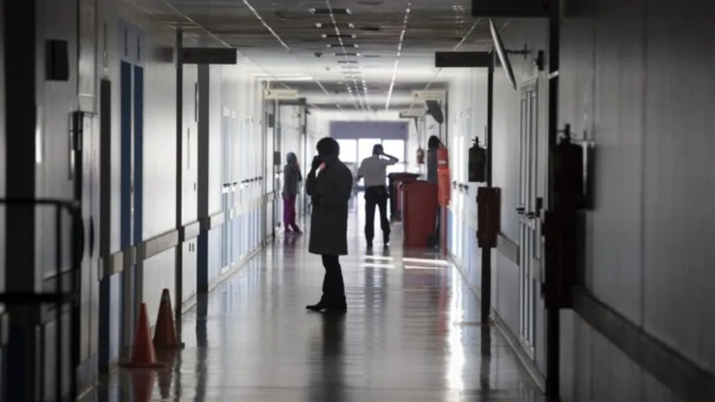Extranjeros no residentes deberán pagar por la atención en hospitales nacionales