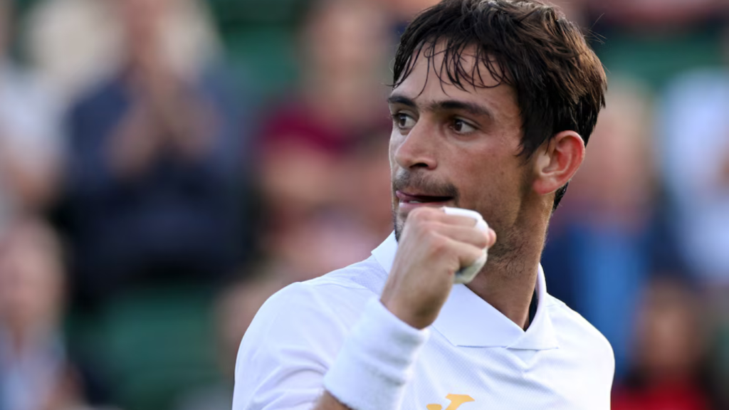 Mariano Navone logró el primer triunfo argentino en el Masters 1000 de Montreal: eliminó a Berrettini en un duelo marcado por la lluvia