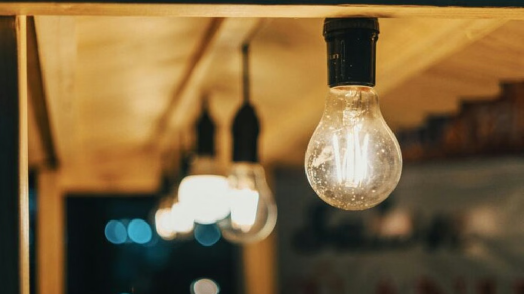 La cautelar que frenó los aumentos de luz también abarca a las cooperativas